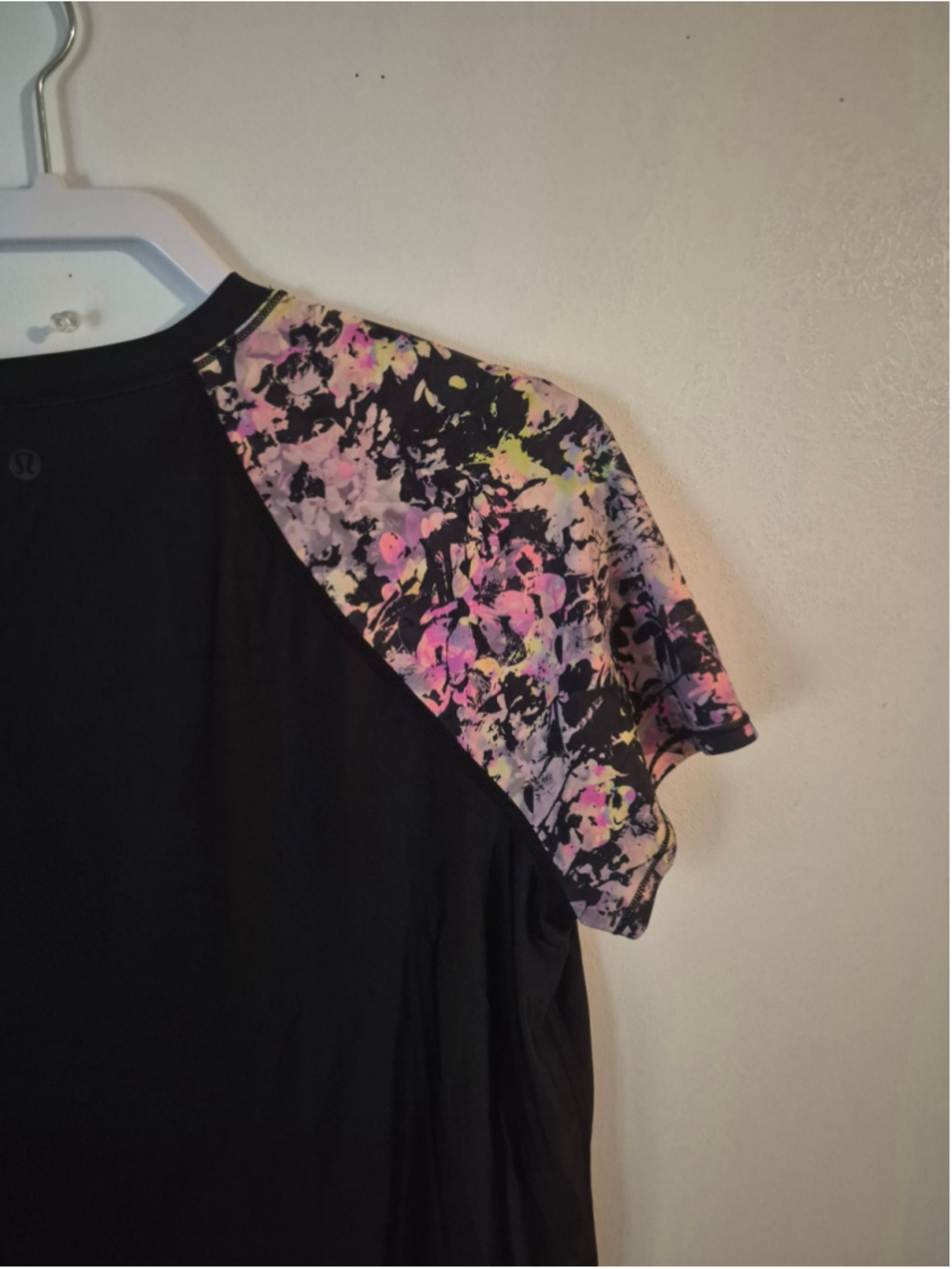Lululemon Waterside Relaxed UVP Short Sleeve Shirt - Picture 6 of 9